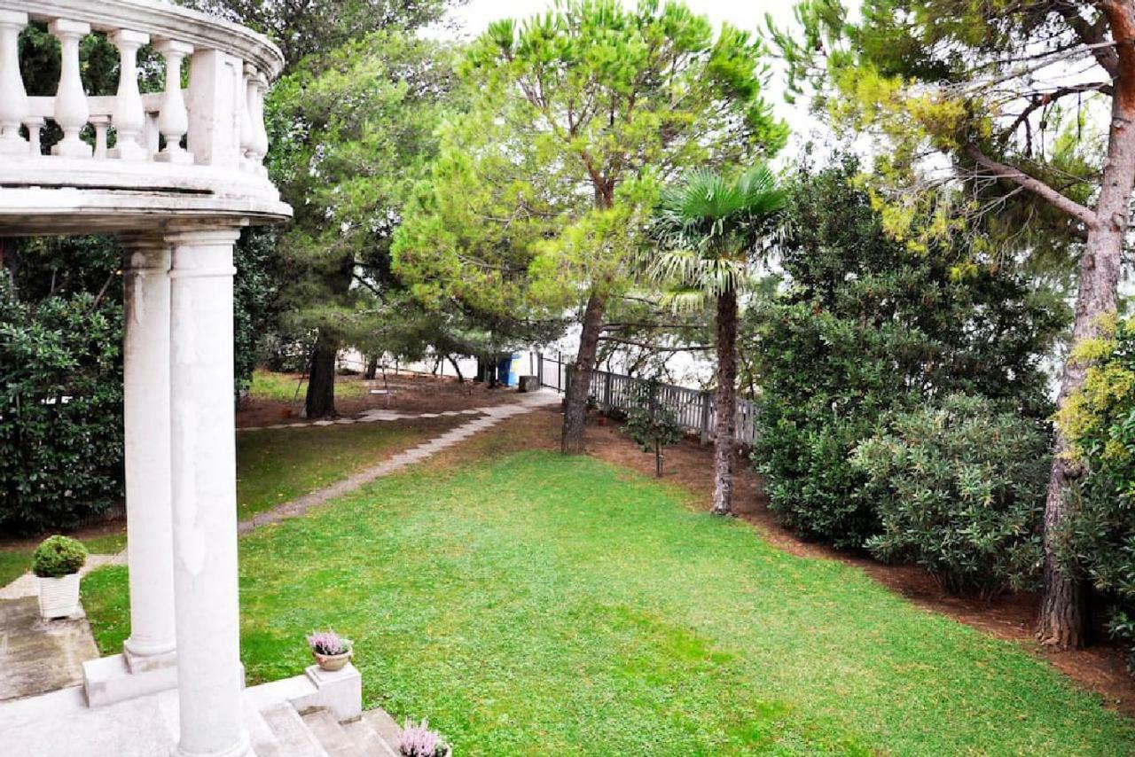 Apartments Haliaetum 伊佐拉 外观 照片